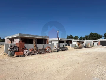 Moradia T3 para Venda em Santa Maria, São Pedro e Sobral da Lagoa