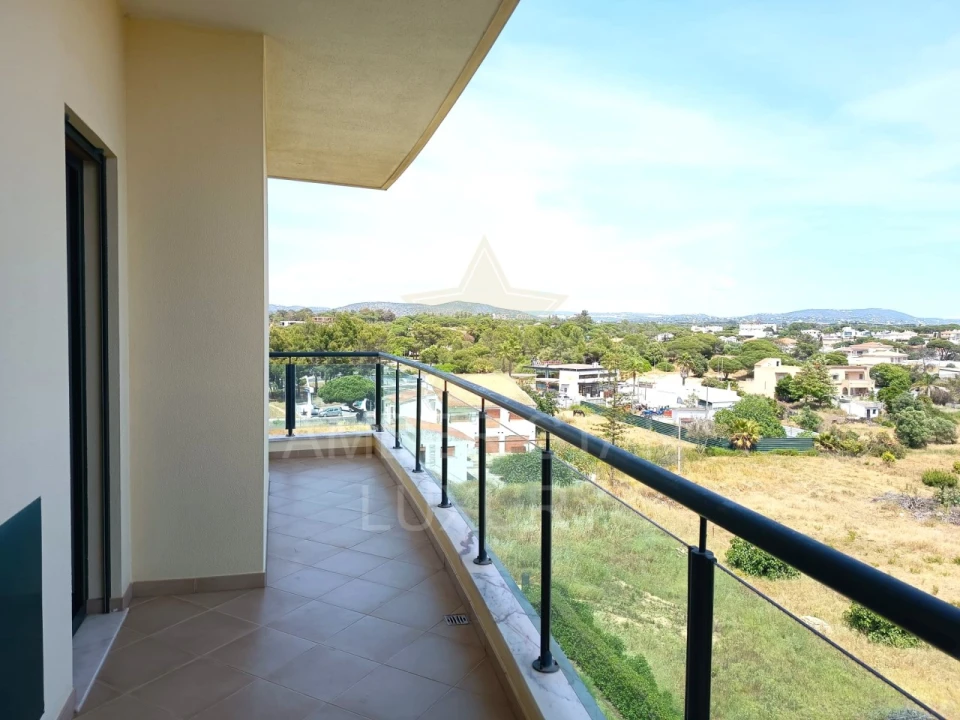 Apartamento T3 para Venda em Quarteira Foto 2