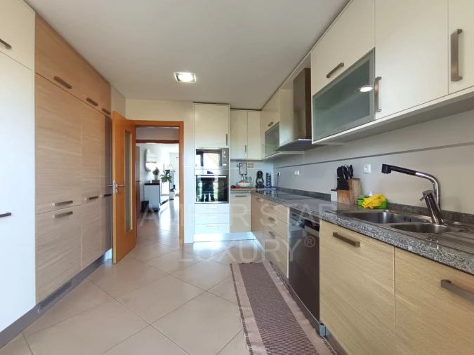 Apartamento T3 para Venda em Quarteira Foto 4