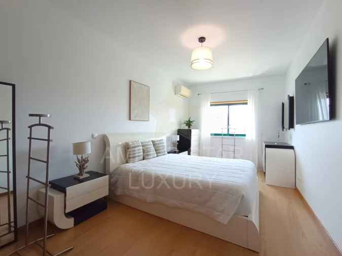 Apartamento T3 para Venda em Quarteira Foto 8