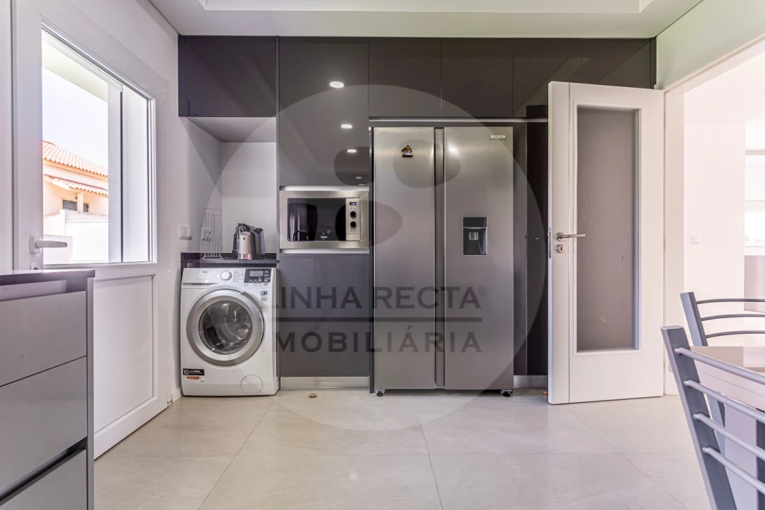 Moradia T4 para Venda em Amora Foto 19