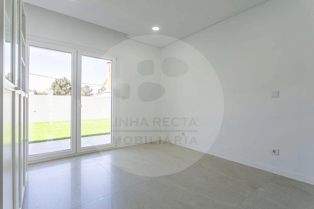 Moradia T4 para Venda em Amora Foto 33