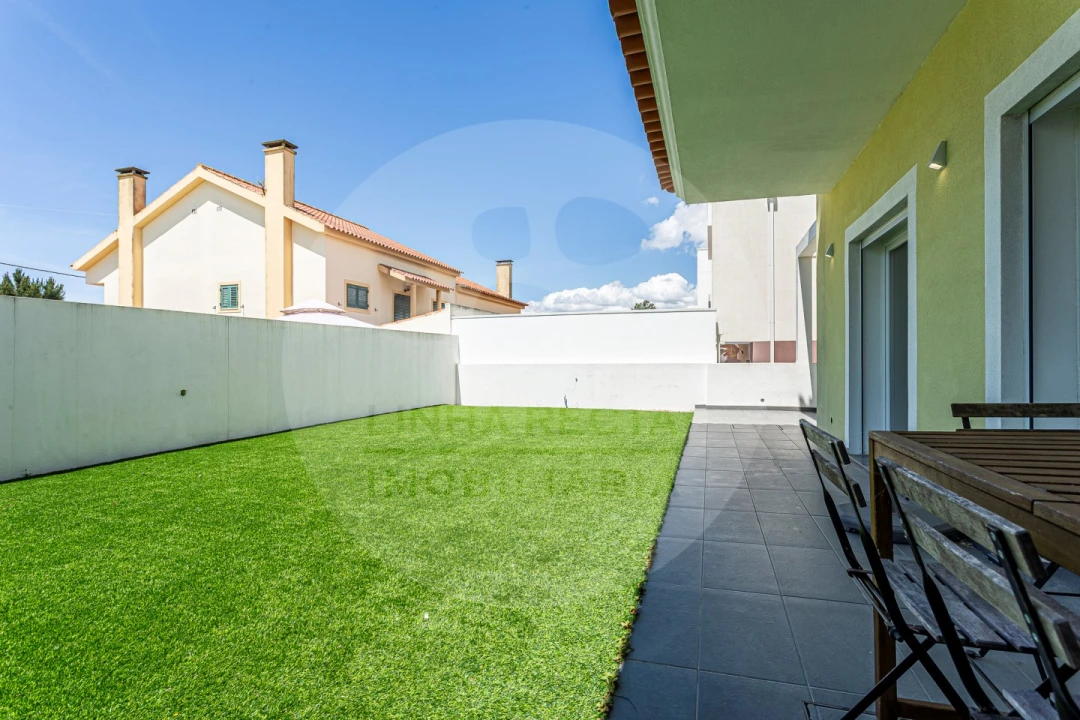 Moradia T4 para Venda em Amora Foto 46