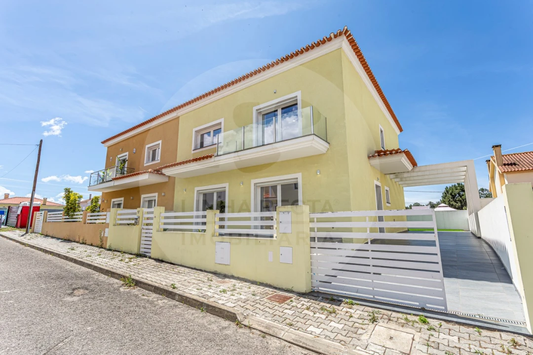 Moradia T4 para Venda em Amora Foto 48