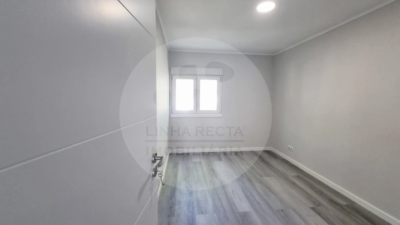 Apartamento T3 para Venda em Laranjeiro e Feijó Foto 6