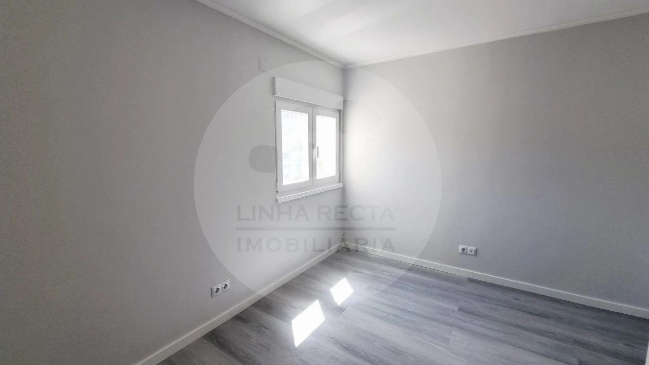 Apartamento T3 para Venda em Laranjeiro e Feijó Foto 8