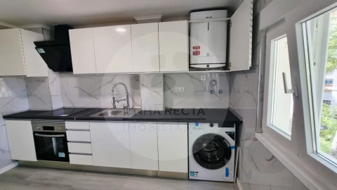 Apartamento T3 para Venda em Laranjeiro e Feijó