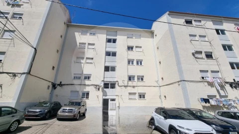 Apartamento T3 para Venda em Laranjeiro e Feijó