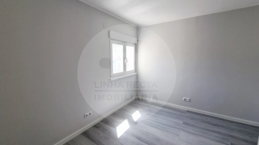 Apartamento T3 para Venda em Laranjeiro e Feijó Foto 8
