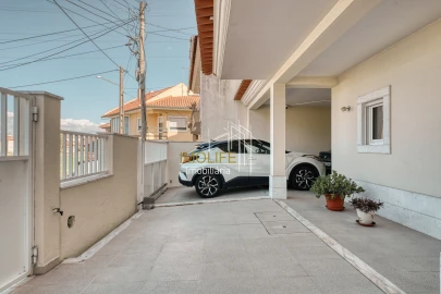 Moradia T6 para Venda em Santa Iria de Azoia, São João da Talha e Bobadela