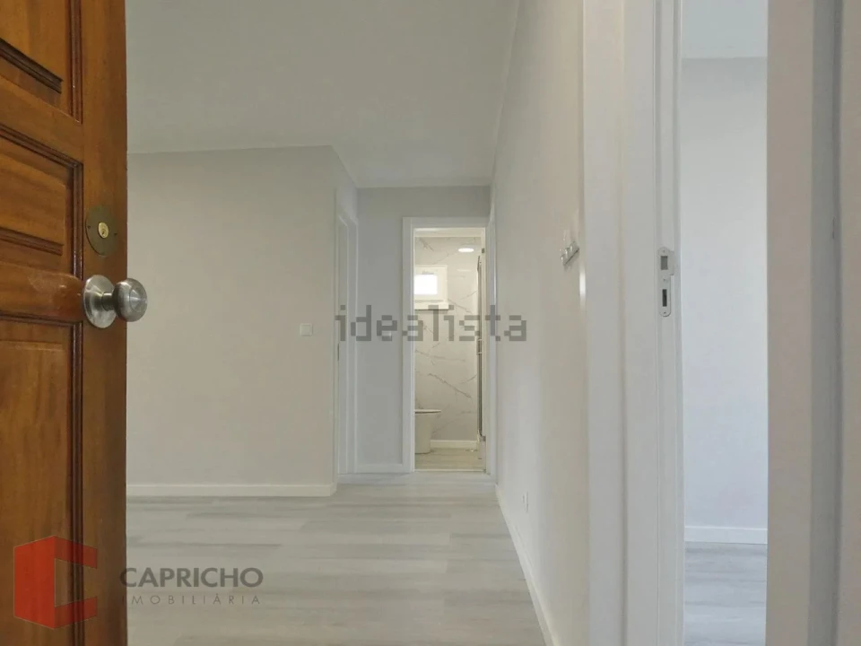 Apartamento T3 para Venda em Laranjeiro e Feijó Foto 17