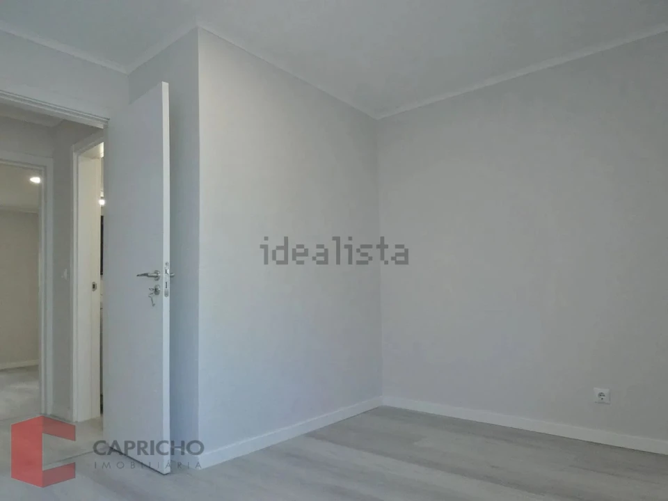 Apartamento T3 para Venda em Laranjeiro e Feijó Foto 14