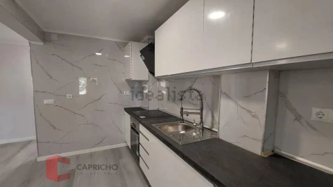 Apartamento T3 para Venda em Laranjeiro e Feijó