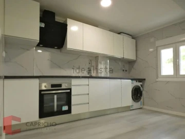 Apartamento T3 para Venda em Laranjeiro e Feijó