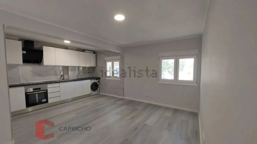 Apartamento T3 para Venda em Laranjeiro e Feijó Foto 4