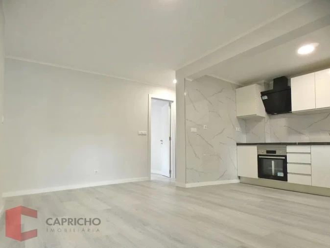 Apartamento T3 para Venda em Laranjeiro e Feijó Foto 5