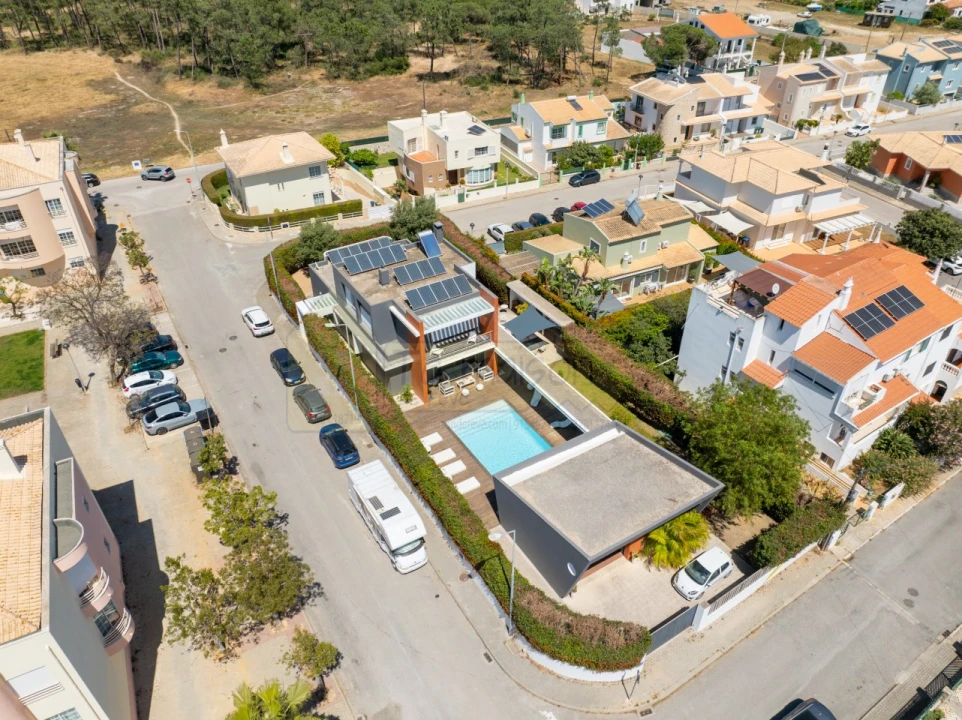 Moradia T4 para Venda em Montenegro Foto 72
