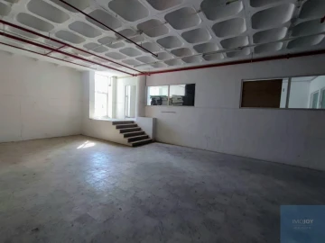 Armazém para Venda em Sacavém e Prior Velho