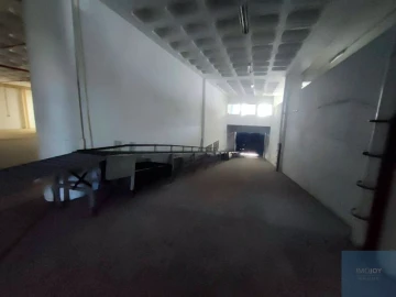 Armazém para Venda em Sacavém e Prior Velho