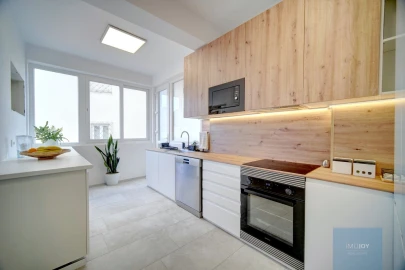 Apartamento T4 para Arrendamento em Carcavelos e Parede