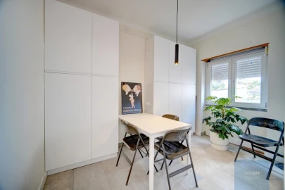 Apartamento T4 para Arrendamento em Carcavelos e Parede