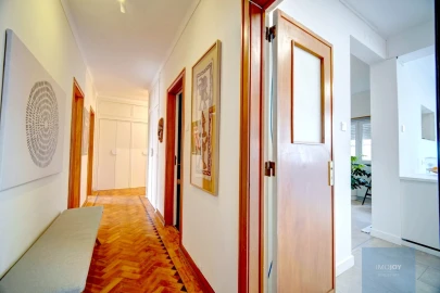 Apartamento T4 para Arrendamento em Carcavelos e Parede