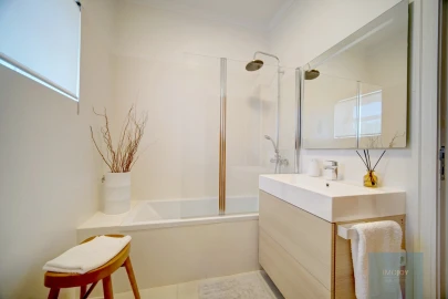 Apartamento T4 para Arrendamento em Carcavelos e Parede