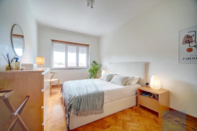 Apartamento T4 para Arrendamento em Carcavelos e Parede