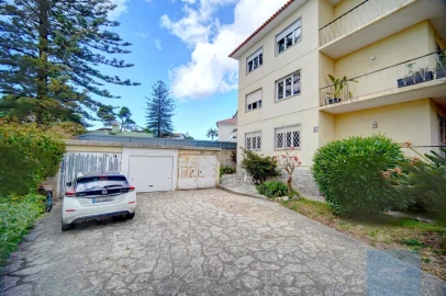 Apartamento T4 para Arrendamento em Carcavelos e Parede