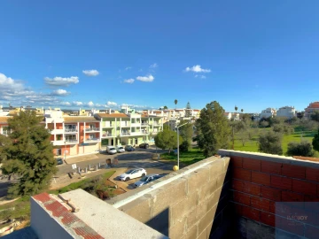 Moradia T4 para Venda em Estômbar e Parchal