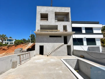 Moradia T3 para Venda em Estômbar e Parchal