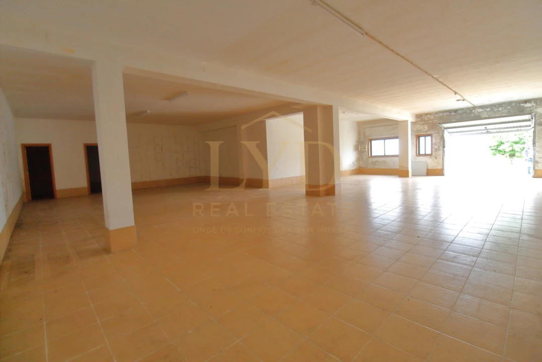 Garagem para Venda em Pombeiro de Ribavizela Foto 7