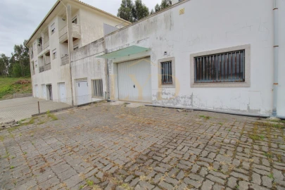 Garagem para Venda em Pombeiro de Ribavizela