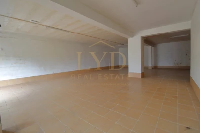 Garagem para Arrendamento em Pombeiro de Ribavizela