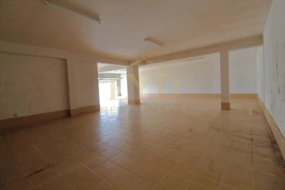 Garagem para Arrendamento em Pombeiro de Ribavizela