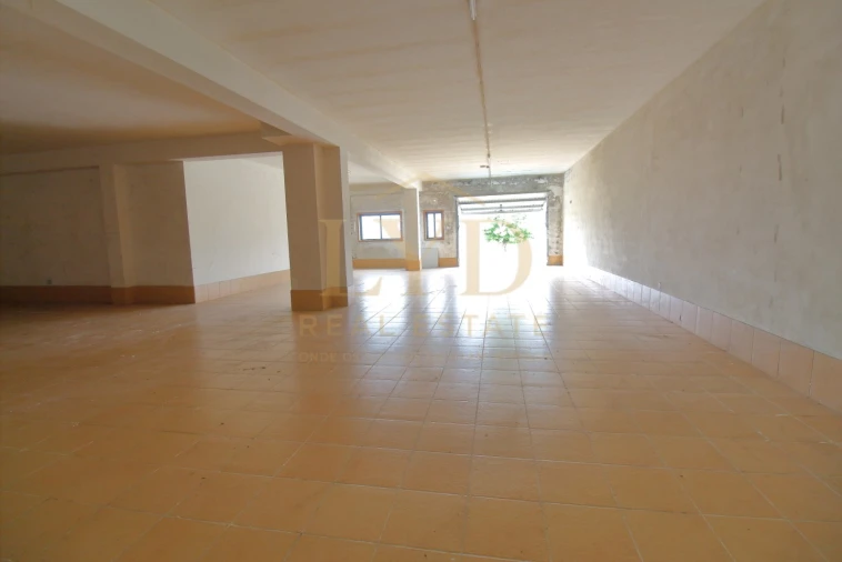 Garagem para Arrendamento em Pombeiro de Ribavizela Foto 6