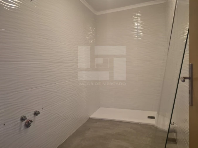Apartamento T2 para Venda em Santa Clara Foto 9