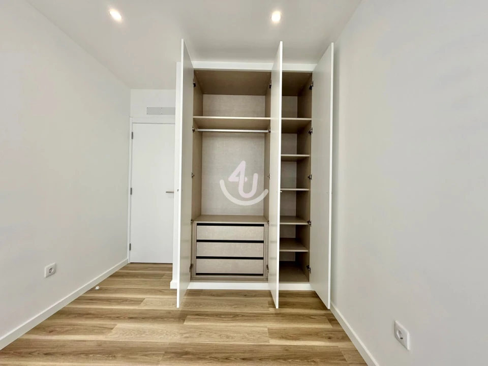 Apartamento T3 para Venda em Nazare Foto 11
