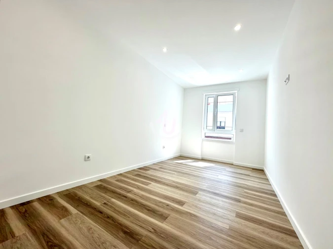 Apartamento T3 para Venda em Nazare Foto 12