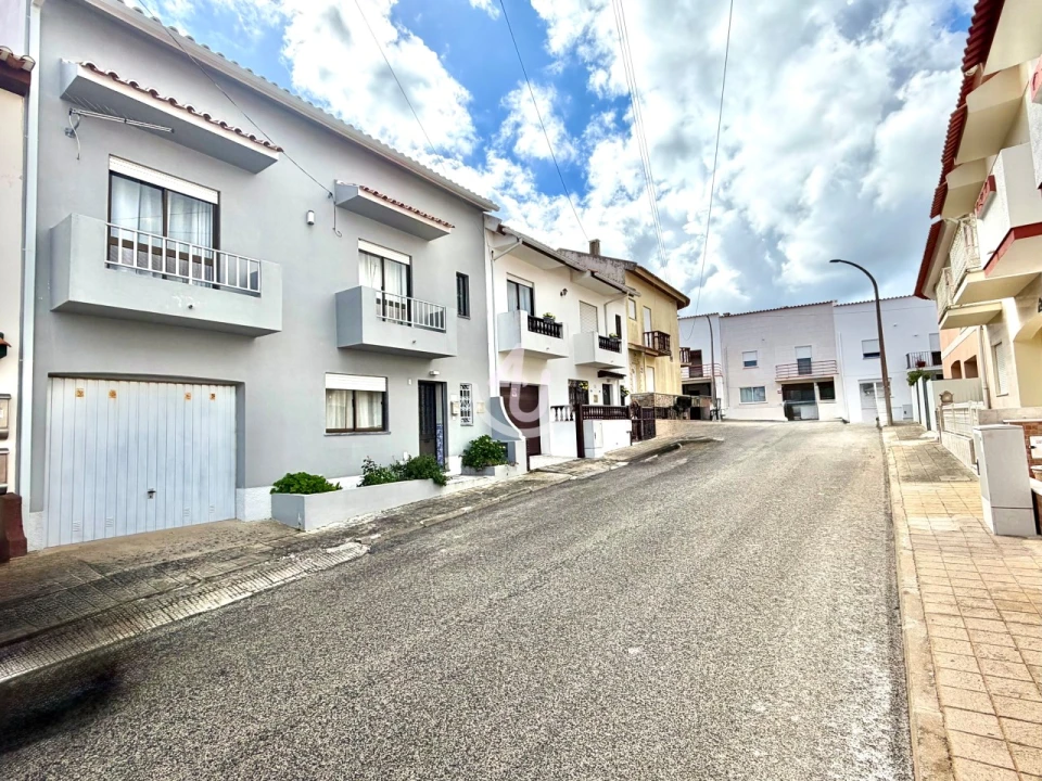 Moradia T5 para Venda em Nazare Foto 3