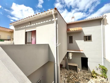 Moradia T5 para Venda em Nazare