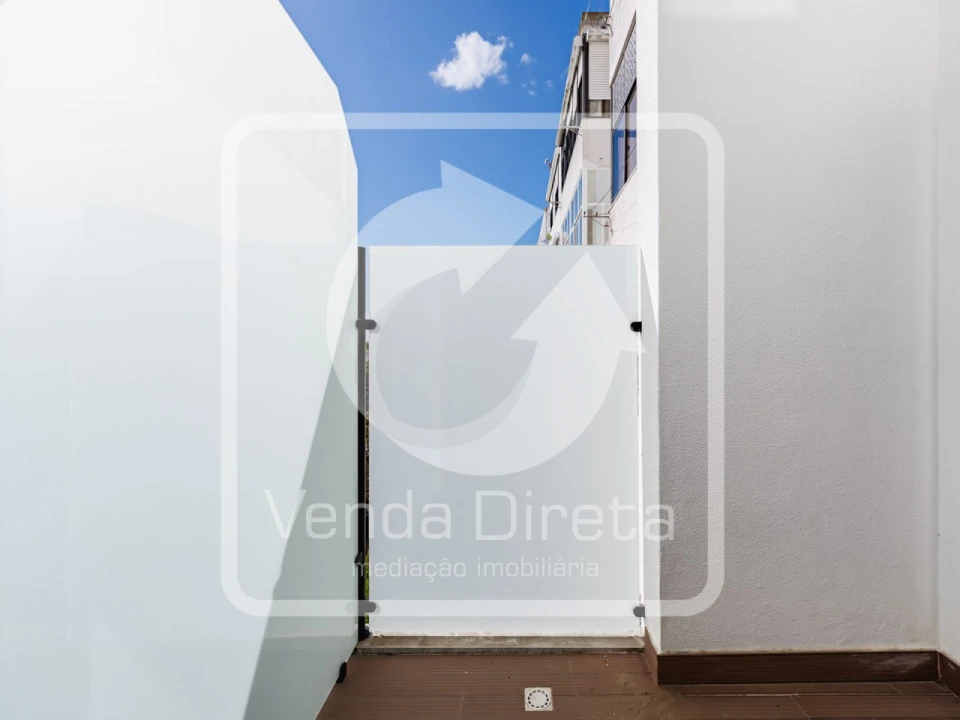 Apartamento T4 para Venda em Barreiro e Lavradio Foto 14