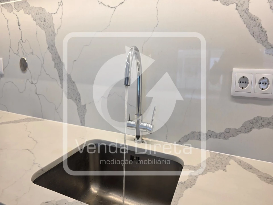 Apartamento T4 para Venda em Barreiro e Lavradio Foto 7