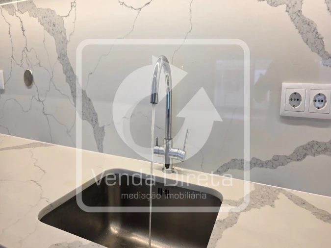Apartamento T4 para Venda em Barreiro e Lavradio Foto 7