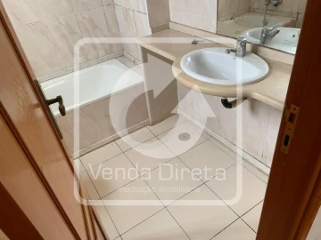 Apartamento T3 para Venda em Santa Maria do Castelo e Santiago e Santa Susana