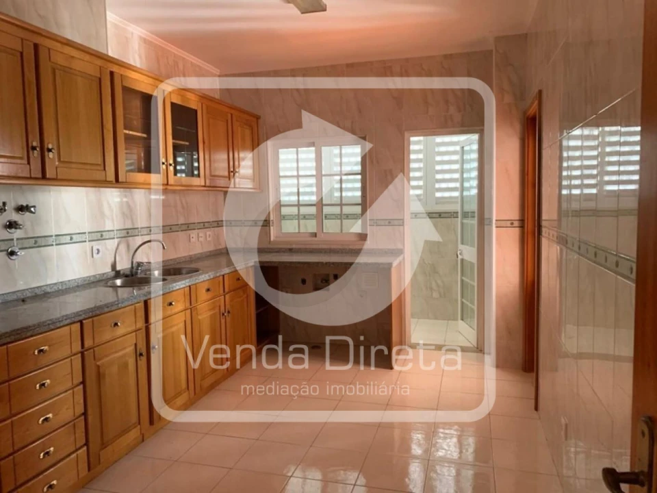 Apartamento T3 para Venda em Santa Maria do Castelo e Santiago e Santa Susana Foto 1