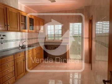 Apartamento T3 para Venda em Santa Maria do Castelo e Santiago e Santa Susana