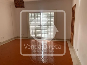 Apartamento T3 para Venda em Santa Maria do Castelo e Santiago e Santa Susana