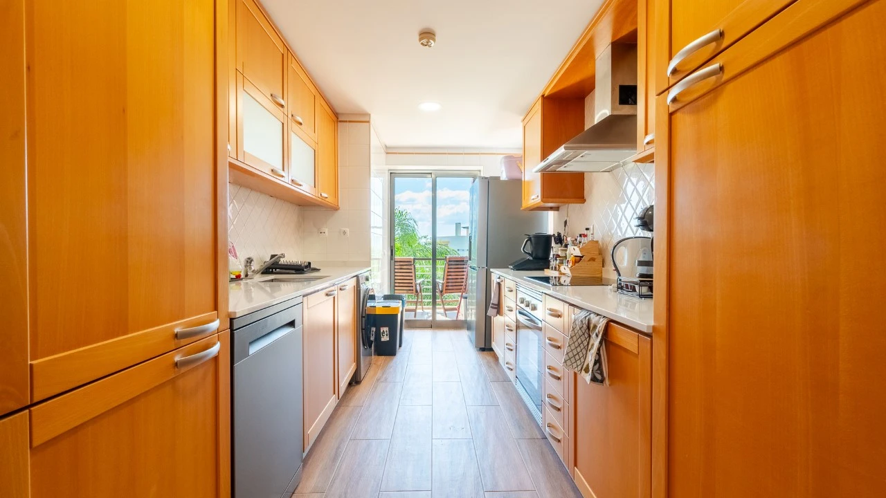 Apartamento T2 para para venda em Quarteira Foto 10