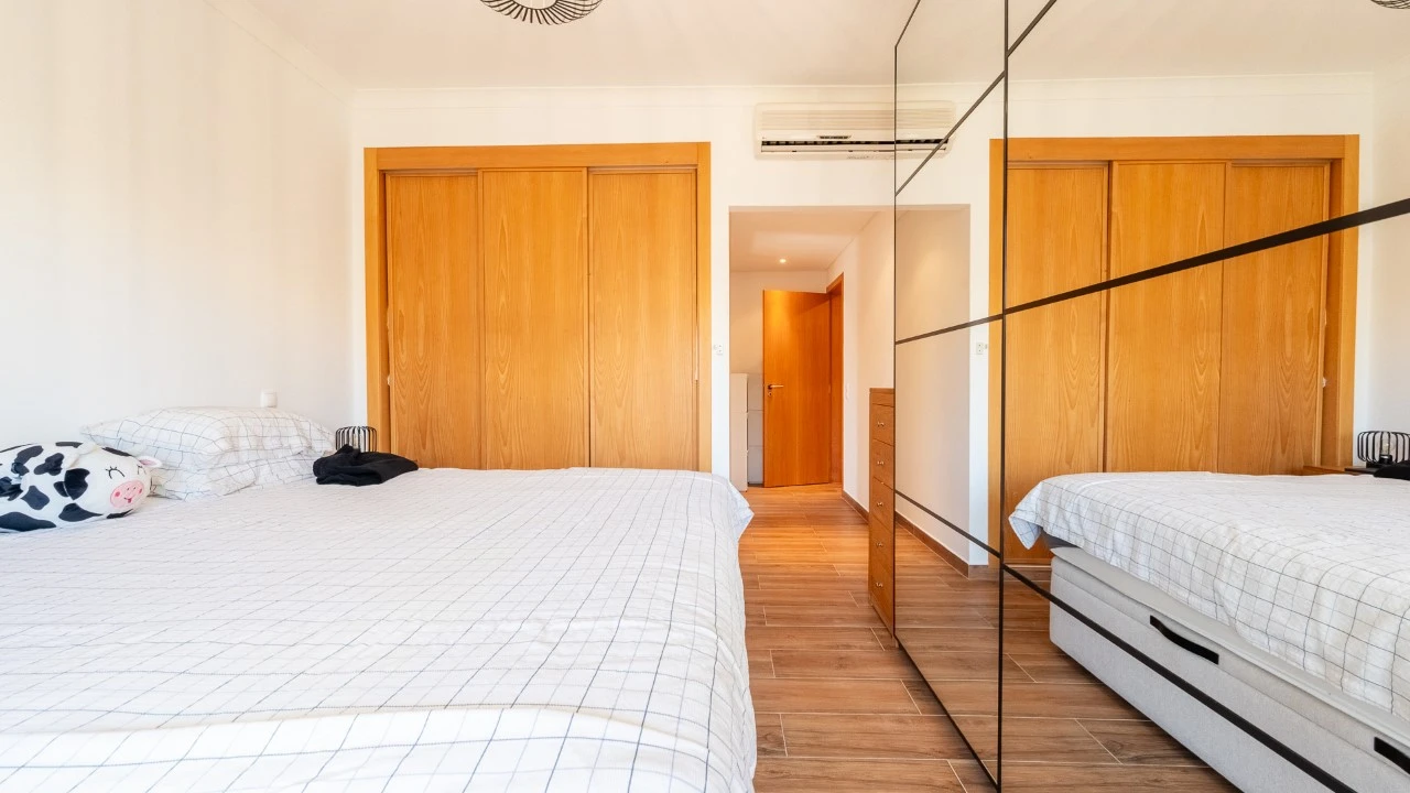 Apartamento T2 para para venda em Quarteira Foto 15